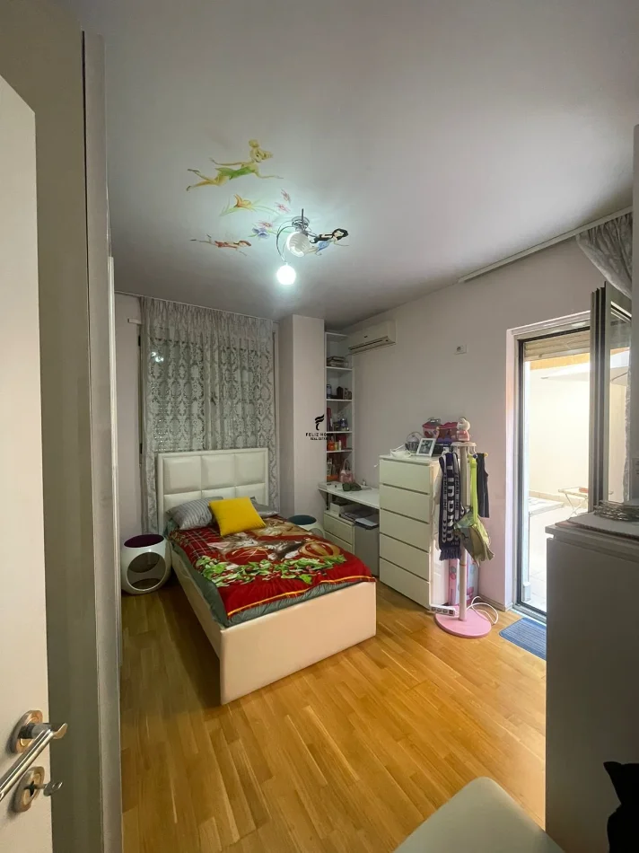 Tirane, shitet apartament 2+1 Kati 4, 155 m² 320.000 € (KOMUNA E PARISIT)