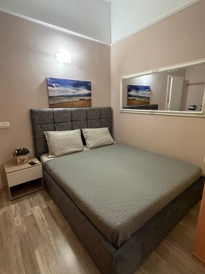 Pogradec, jepet me qera apartament 1+1+A+BLK Kati 6 (me Ashensor), 3,500 Leke/Dita