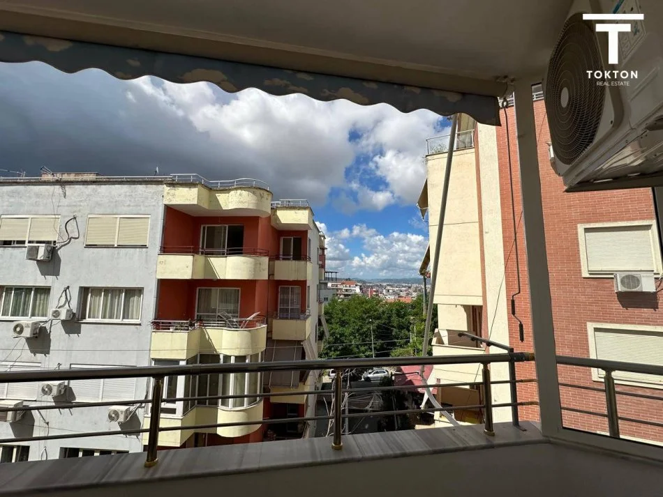 Tirane, shitet apartament 2+1 Kati 3, 100 m² 150.000 € (Rruga e Teleferikut) TT 1053