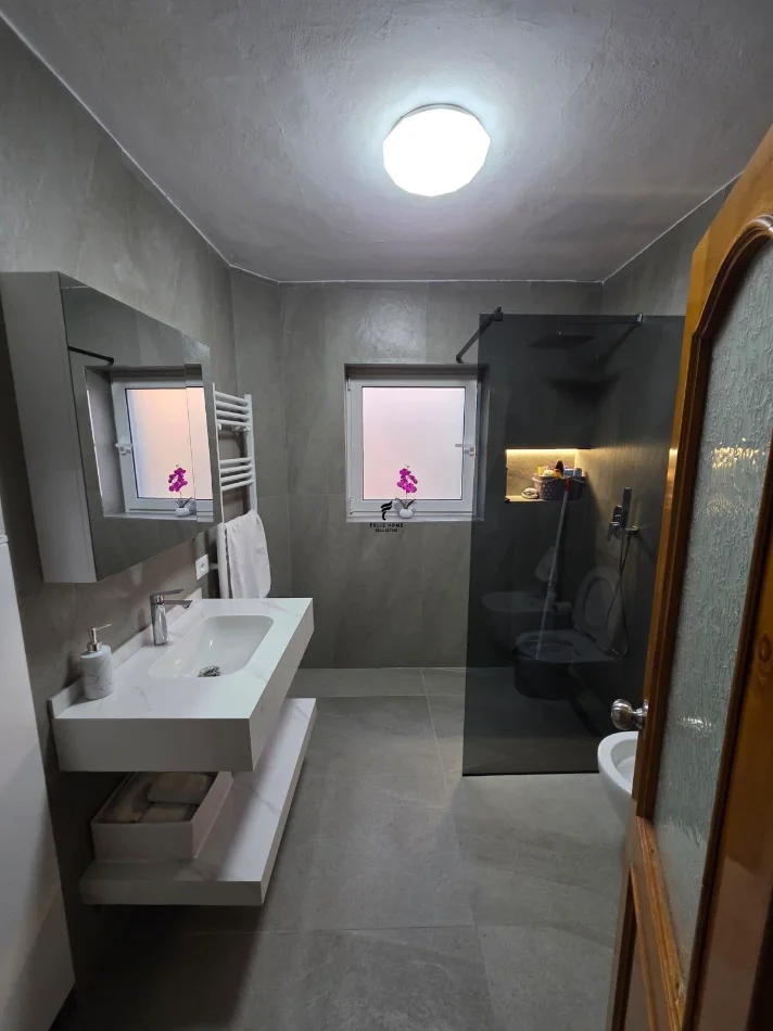 Tirane, shitet apartament 3+1 Kati 2, 110 m² 225.000 € (21 DHJETORI)