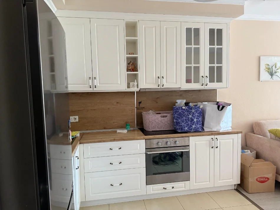 Tirane, jepet me qera apartament 1+1 Kati 4, 90 m² 700 € (KOMUNA E PARISIT)