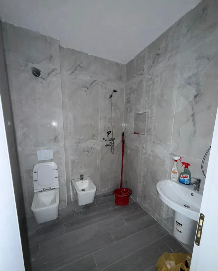 Tirane, jepet me qera zyre Kati 5, 73 m² 550 € (DON BOSKO)