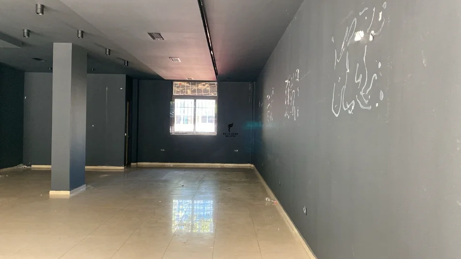 Tirane, jepet me qera dyqan Kati 0, 100 m² 2.000 € (STADIUMI DINAMO)