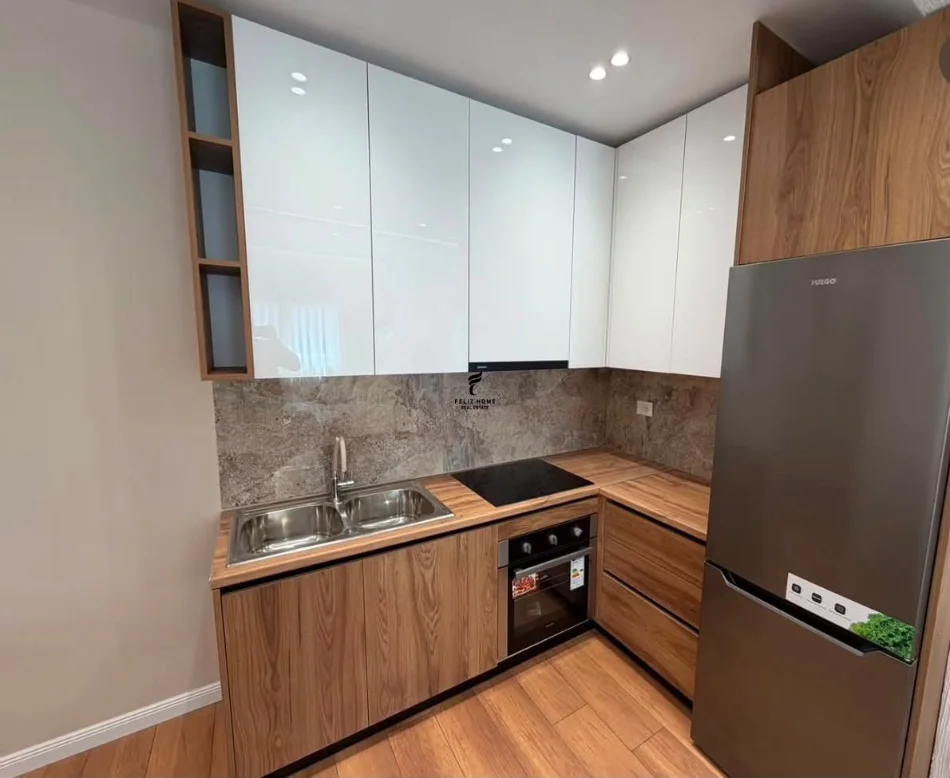 Tirane, shitet apartament 1+1 Kati 4, 60 m² 163.000 € (PAZARI I RI)