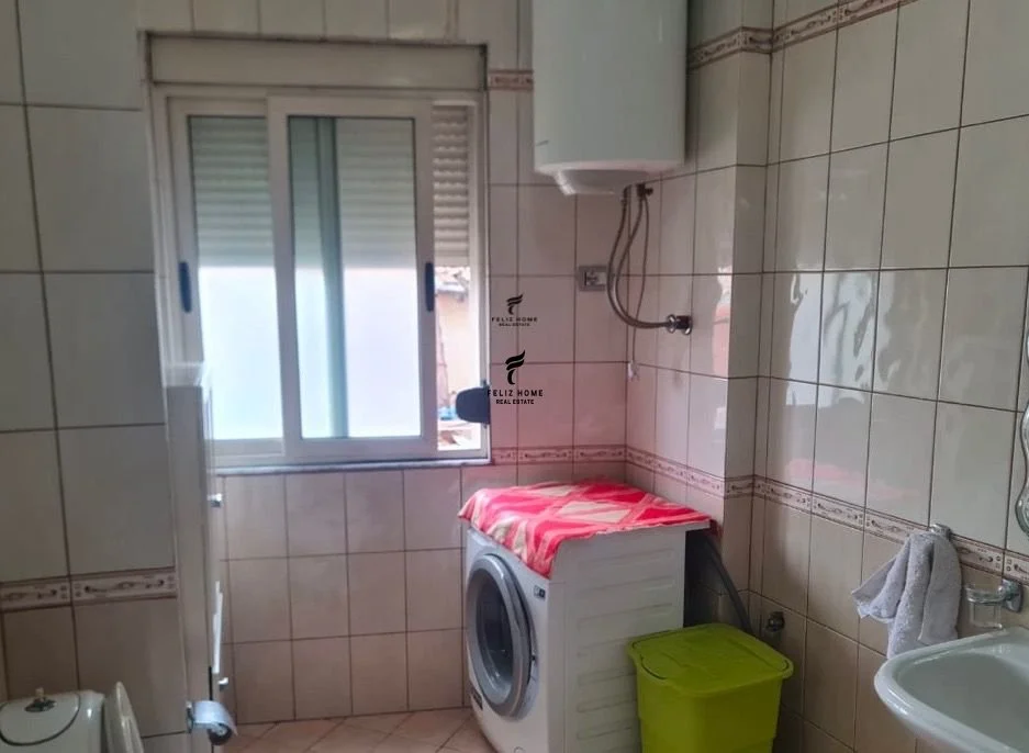 Tirane, jepet me qera apartament 1+1 Kati 2, 74 m² 650 € (RRUGA E DURRESIT)