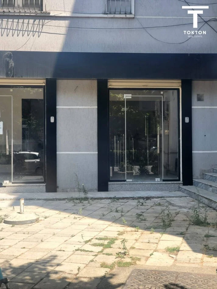 Tirane, jepet me qera dyqan Kati 0, 80 m² 2.600 € (Inxhinieria e Ndertimit)