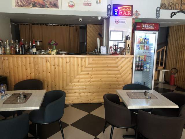 Tirane, Shitet biznesi, funksional, me klientel te ngritur delivery Kati 0, 10.000 Euro (sabri preveza)