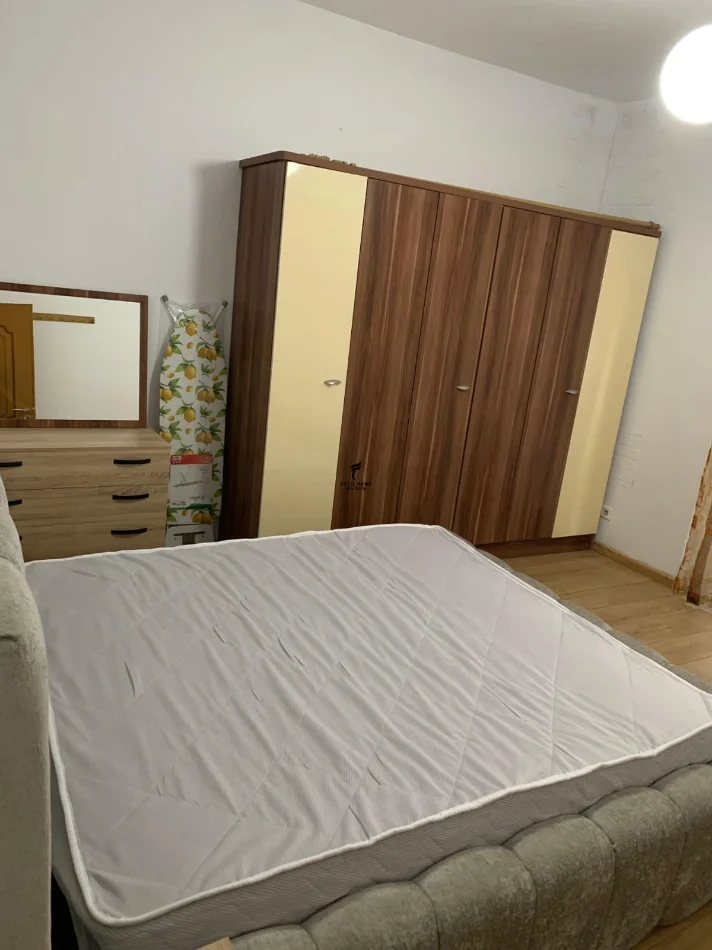 Tirane, jepet me qera apartament 2+1 Kati 1, 76 m² 550 € (PAZARI I RI)