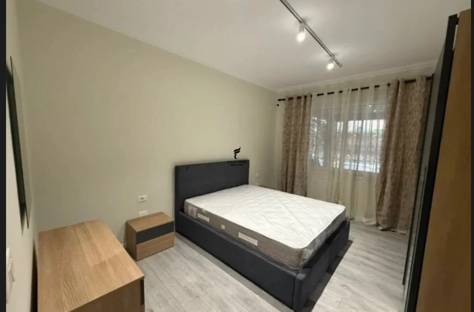 Tirane, jepet me qera apartament 2+1 Kati 0, 80 m² 850 € (BLLOKU)