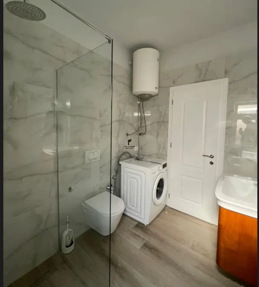 Tirane, jepet me qera apartament 1+1 Kati 4, 60 m² 500 € (ISH PARKU)