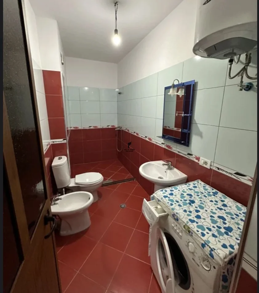Tirane, jepet me qera apartament 2+1 Kati 2, 100 m² 550 € (ASTIR)