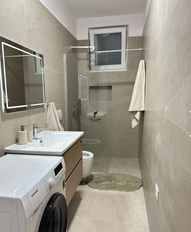 Tirane, jepet me qera apartament 1+1 Kati 1, 65 m² 450 € (OXHAKU)