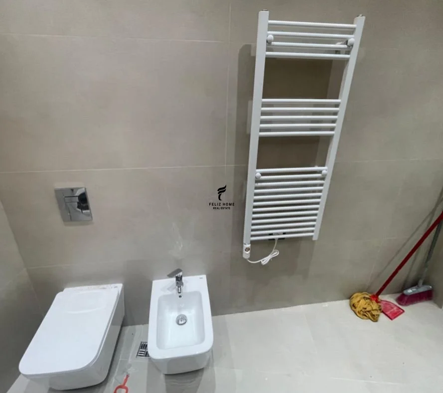 Tirane, jepet me qera zyre Kati 3, 67 m² 1.000 € (AIR ALBANIA)