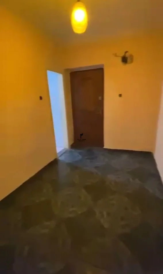 Tirane, jepet me qera zyre Kati 1, 94 m² 1.000 € (VASIL SHANTO)