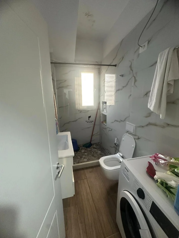 Tirane, jepet me qera apartament 2+1 Kati 2, 90 m² 1.000 € (PAZARI I RI)