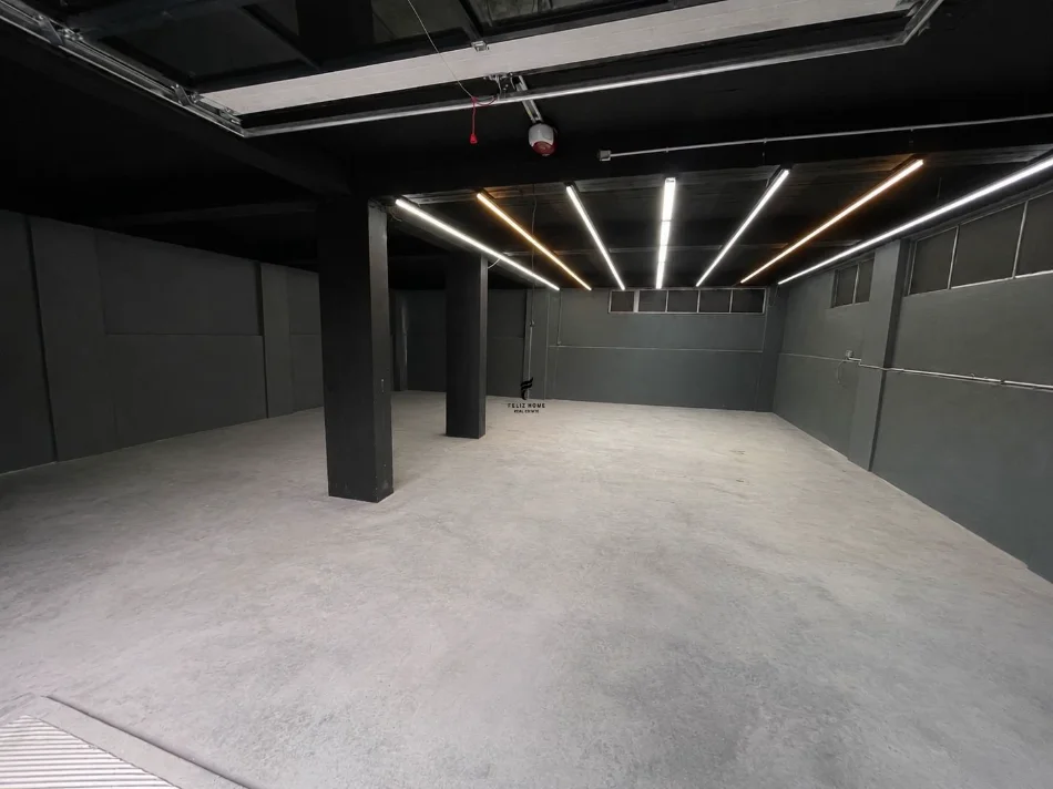 Tirane, jepet me qera magazine Kati -1, 131 m² 500 € (SELITE)