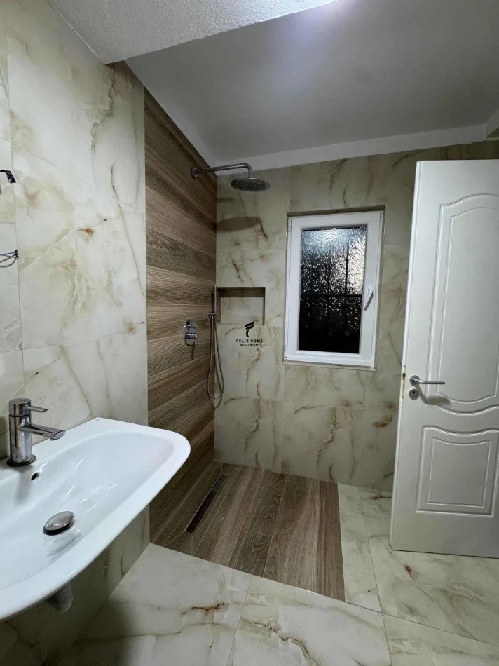 Tirane, jepet me qera apartament 1+1 Kati 2, 85 m² 700 € (KONGRESI I MANASTIRIT)