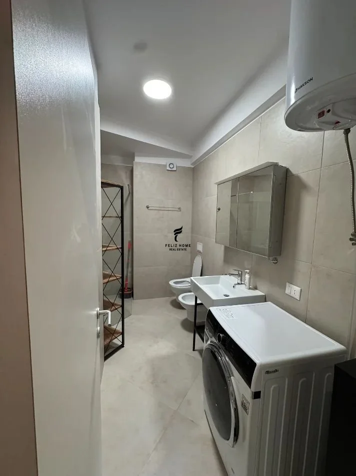 Tirane, jepet me qera apartament 1+1 Kati 3, 70 m² 700 € (LIQENI I THATE)