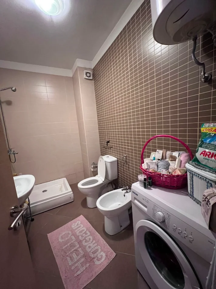 Tirane, jepet me qera apartament 1+1 Kati 4, 65 m² 550 € (FROSINA PLAKU)