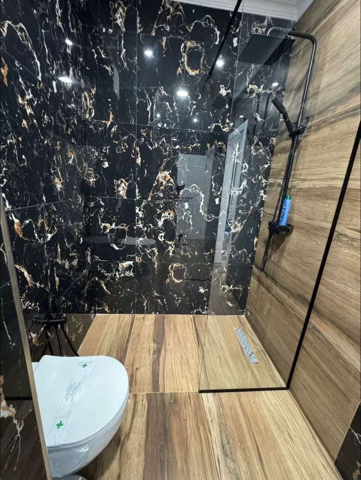 Tirane, jepet me qera apartament 2+1 Kati 1, 100 m² 900 € (RRUGA E DIBRES)