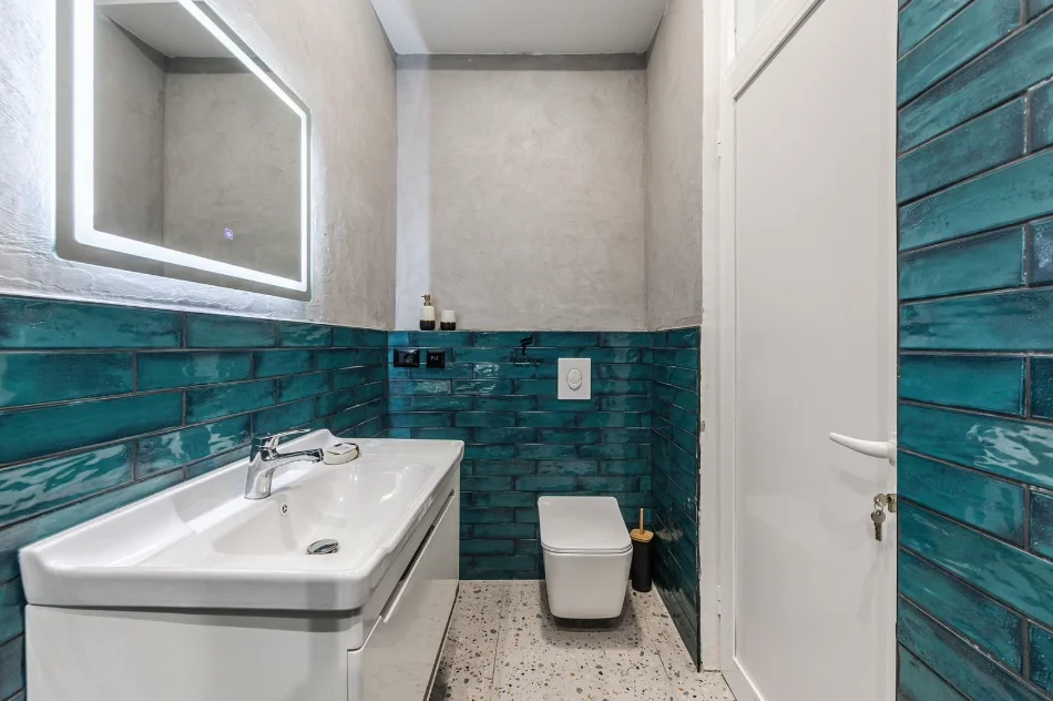 Tirane, jepet me qera garsonier Kati 5, 40 m² 580 € (SHALLVARET)