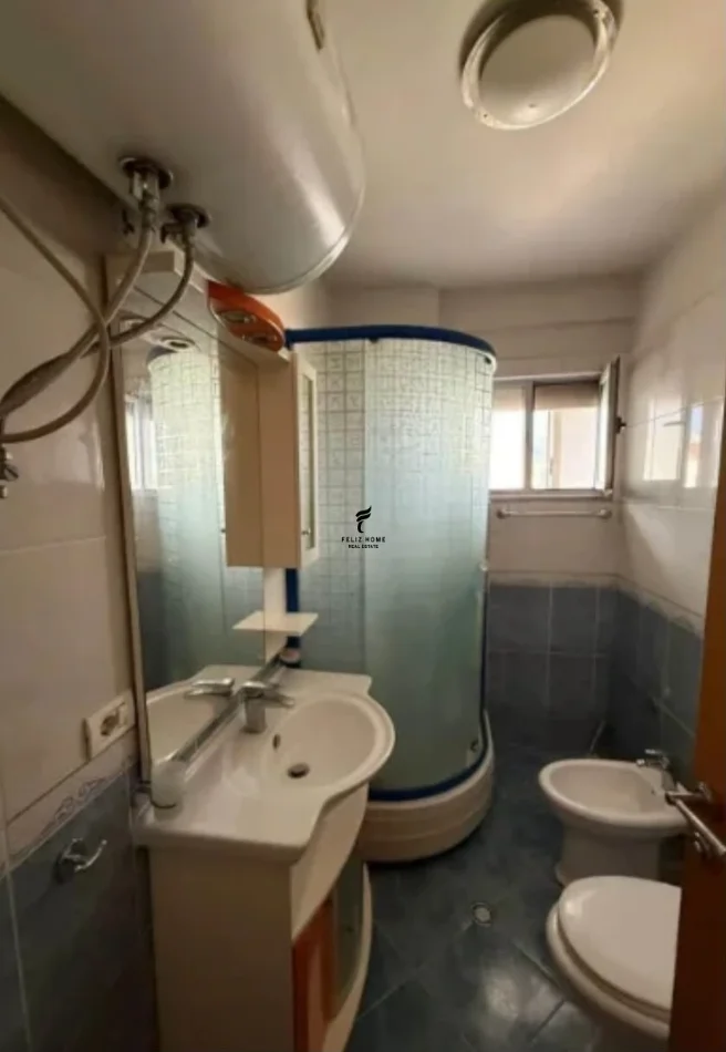Tirane, jepet me qera apartament 2+1 Kati 4, 80 m² 650 € (IRFAN TOMINI)