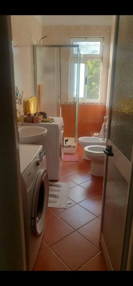 Tirane, jepet me qera apartament 2+1 Kati 2, 70 m² 500 € (OXHAKU)