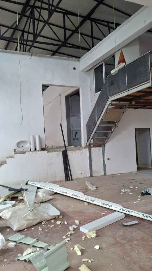 Tirane, jepet me qera magazine Kati 0, 500 m² 2.500 € (KOMBINAT)