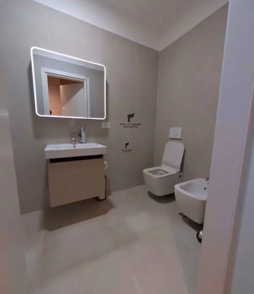 Tirane, jepet me qera apartament 2+1 Kati 4, 80 m² 900 € (STADIUMI DINAMO)