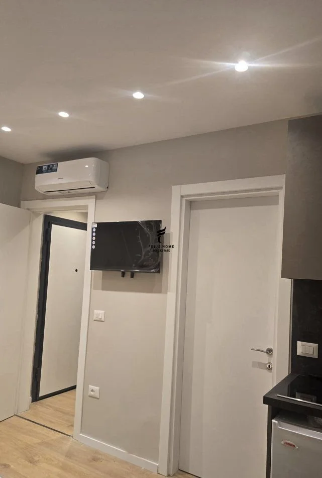 Tirane, jepet me qera garsonier Kati 4, 25 m² 400 € (PAZARI I RI)