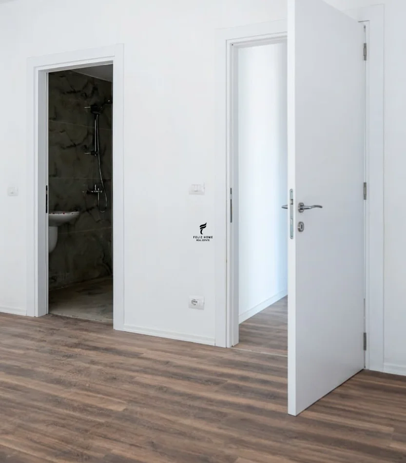 Tirane, jepet me qera zyre Kati 7, 130 m² 800 € (RRUGA E DURRESIT)