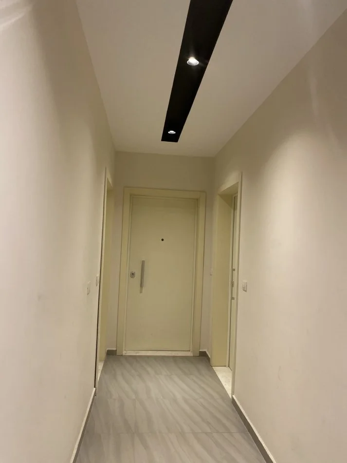 Tirane, jepet me qera apartament 2+1+2 Kati 2, 88 m² 500 € (Casa Italia, Tirana Entry 1)