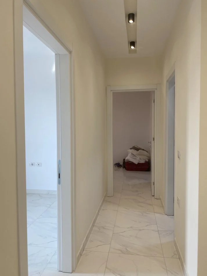 Tirane, jepet me qera apartament 2+1+2 Kati 2, 88 m² 500 € (Casa Italia, Tirana Entry 1)