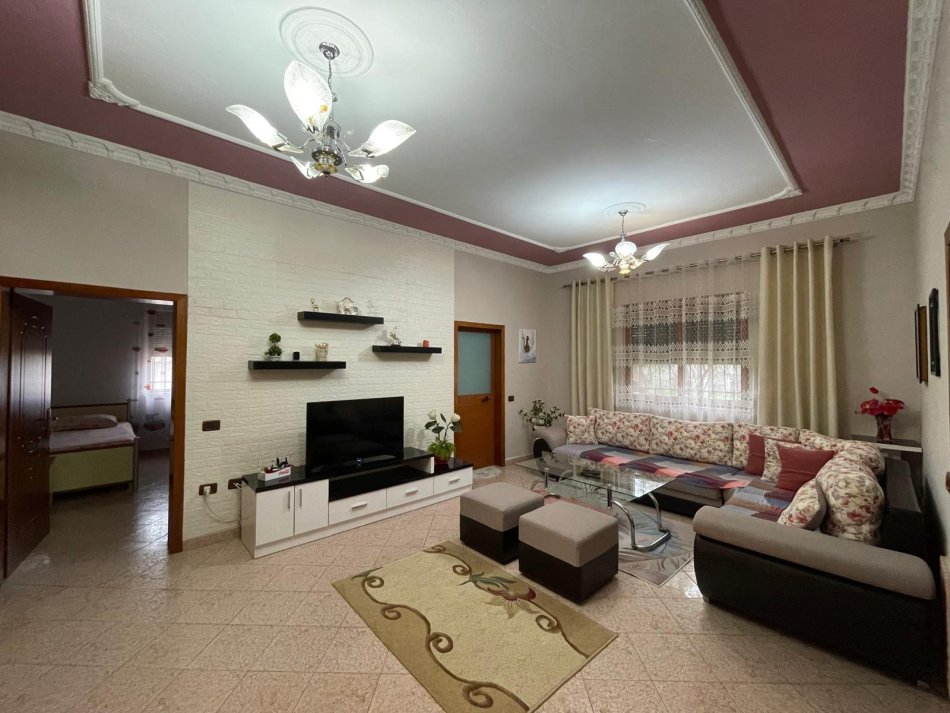 Durres, shitet shtepi 3+1 , 138 m² 218.000 € (+ Truall, ne zonen e Plazhit)