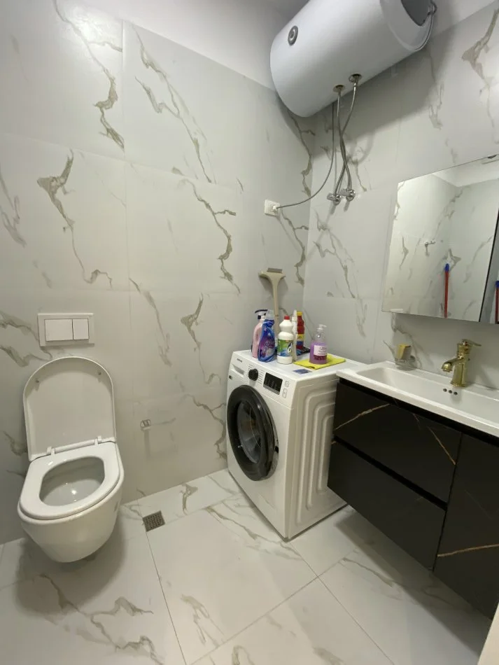 Tirane, jepet me qera apartament 2+1+2 Kati 2, 88 m² 500 € (Casa Italia, Tirana Entry 1)