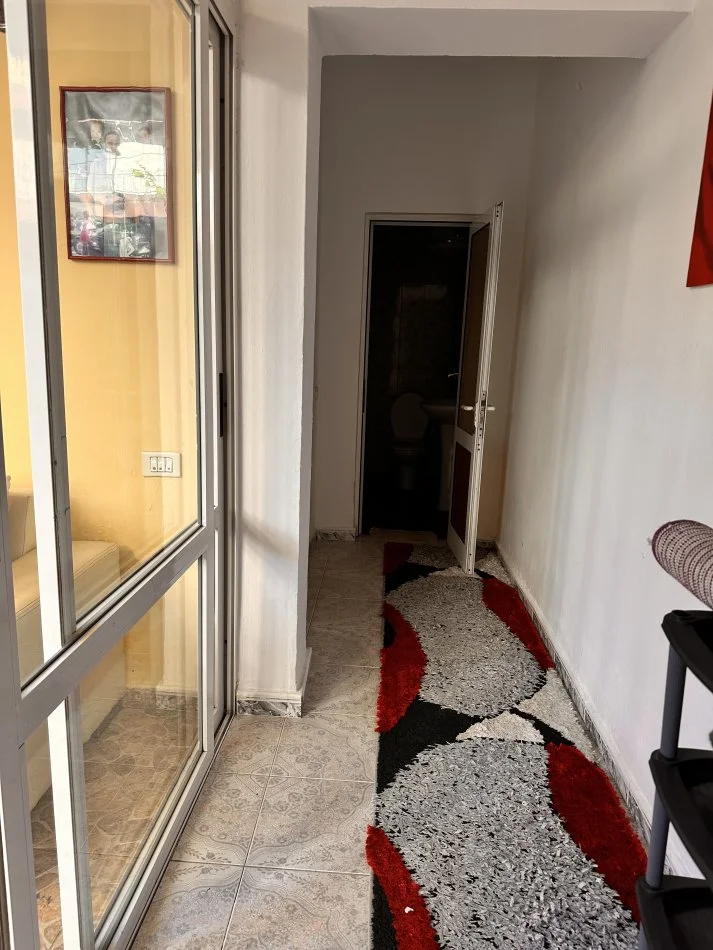 Tirane, jepet me qera apartament duplex 1+1+Aneks+Ballkon Kati 1, 62 m² 400 € (Rruga Besim Imani)