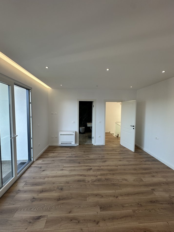 Tirane, jepet me qera 4 Katshe Kati 1, 329 m² 3.500 € (TEG)