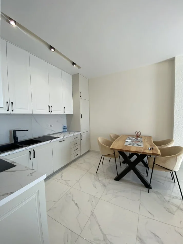 Tirane, jepet me qera apartament 2+1+2 Kati 2, 88 m² 500 € (Casa Italia, Tirana Entry 1)