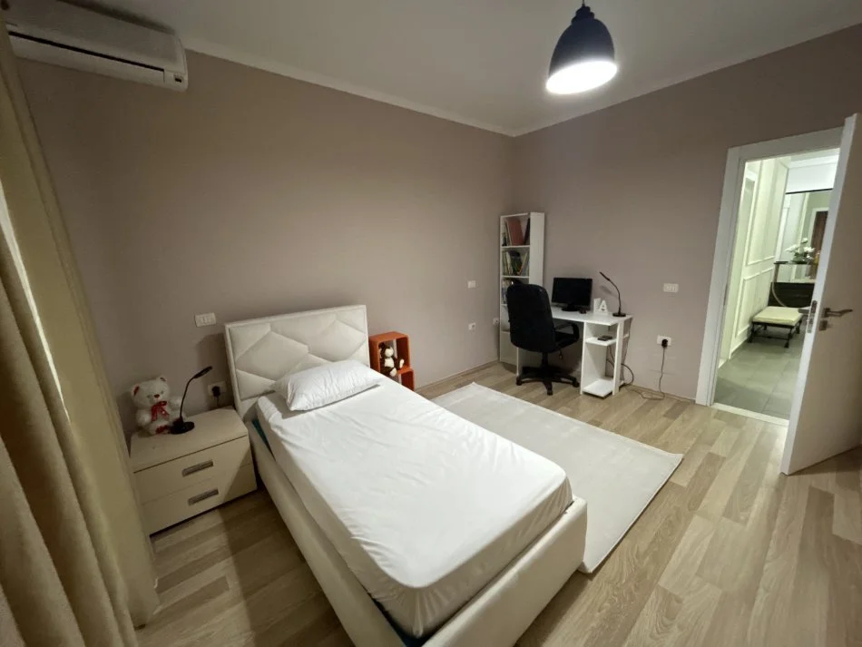 Tirane,Apartament me#Qira (Rruga e Kavajes)