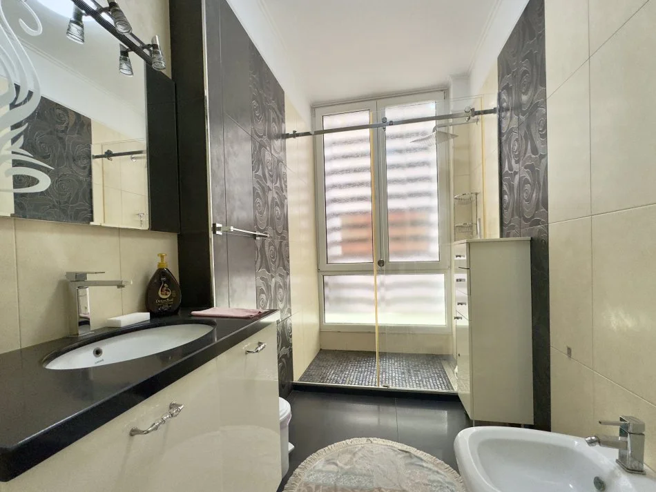 Tirane, Apartament 3+2 + Garazh Kati 2, 152 m² 250.000 €