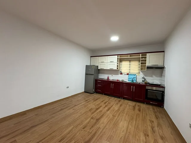 Shqiperi, jepet me qera apartament 2+1+Ballkon Kati 3, 120 m² 600 € (eco market)