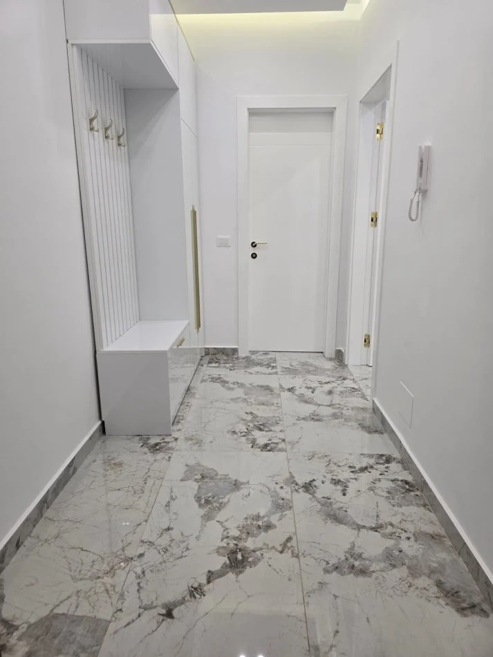 Tirane, apartament 1+1+Ballkon Kati 5, 76 m² (rruga lidhja e prizerenit)