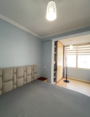 Tirane, jepet me qera apartament 2+1+Ballkon Kati 4, 100 m² 700 € (Dry Lake)