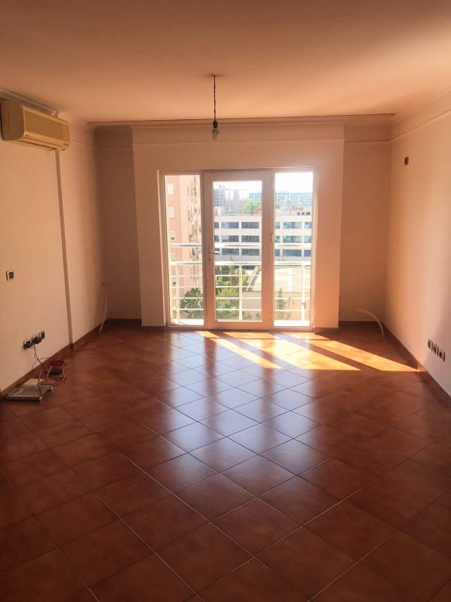 Tirane, jepet me qera apartament Kati 6, 127 m² 47500 Leke (Blloku Gintash, Laprake)