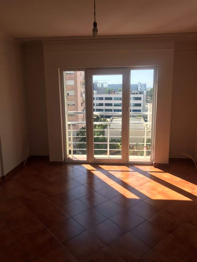 Tirane, jepet me qera apartament Kati 6, 127 m² 47500 Leke (Blloku Gintash, Laprake)