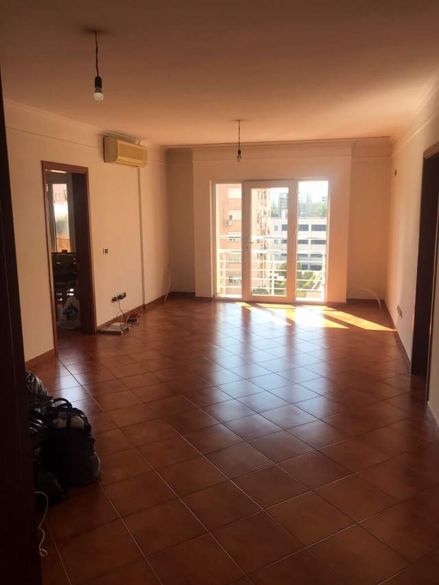 Tirane, jepet me qera apartament Kati 6, 127 m² 47500 Leke (Blloku Gintash, Laprake)