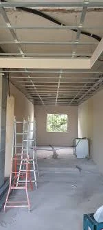 Ofrojmë punime gipsi dhe lyerje.