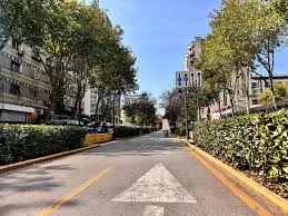 Tirane, jepet me qera zyre , 75 m² 950 € (rruga e Kavajes)