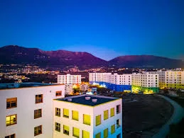 Tirane, jepet me qera apartament 2+1+Ballkon Kati 7, 90 m² 300 € (KOMPLEKSI KAIMI)