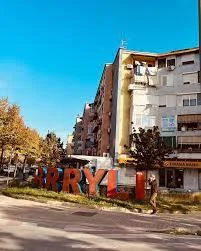 Tirane, jepet me qera apartament 1+1 Kati 4, 60 m² 500 € (brryli prane martenitetit)